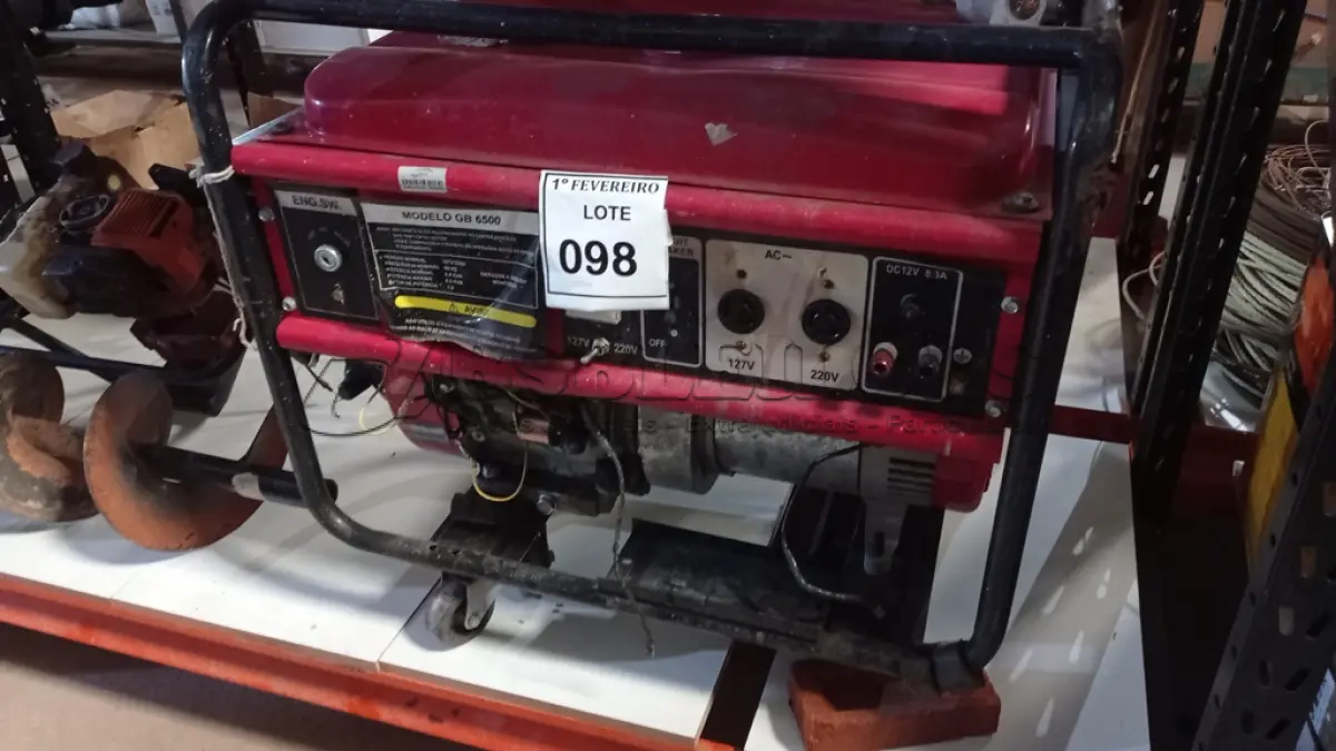 LOTE 098 - 01 GERADOR MODELO GB 6500 POTÊNCIA 6.0 KVA A GASOLINA. (NO ESTADO) ATENÇÃO! FAZER A VISITAÇÃO ANTES DE ARREMATAR, NÃO SABEMOS SE FUNCIONA, LEILÃO NÃO TEM GARANTIA E NEM DEVOLUÇÃO, SUJEITO A POSSÍVEIS AVARIAS VISÍVEIS/OCULTAS E/OU AUSÊNCIA DE COMPONENTES.