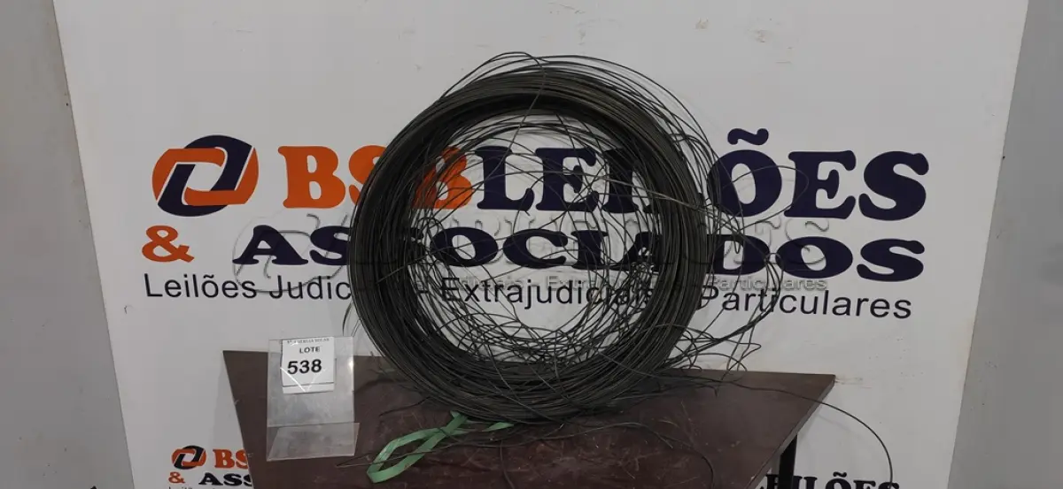 LOTE 538 - 01 ROLO DE ARAME LISO. (NO ESTADO) ATENÇÃO! FAZER A VISITAÇÃO ANTES DE ARREMATAR, NÃO SABEMOS SE FUNCIONA, LEILÃO NÃO TEM GARANTIA E NEM DEVOLUÇÃO, SUJEITO A POSSÍVEIS AVARIAS VISÍVEIS/OCULTAS