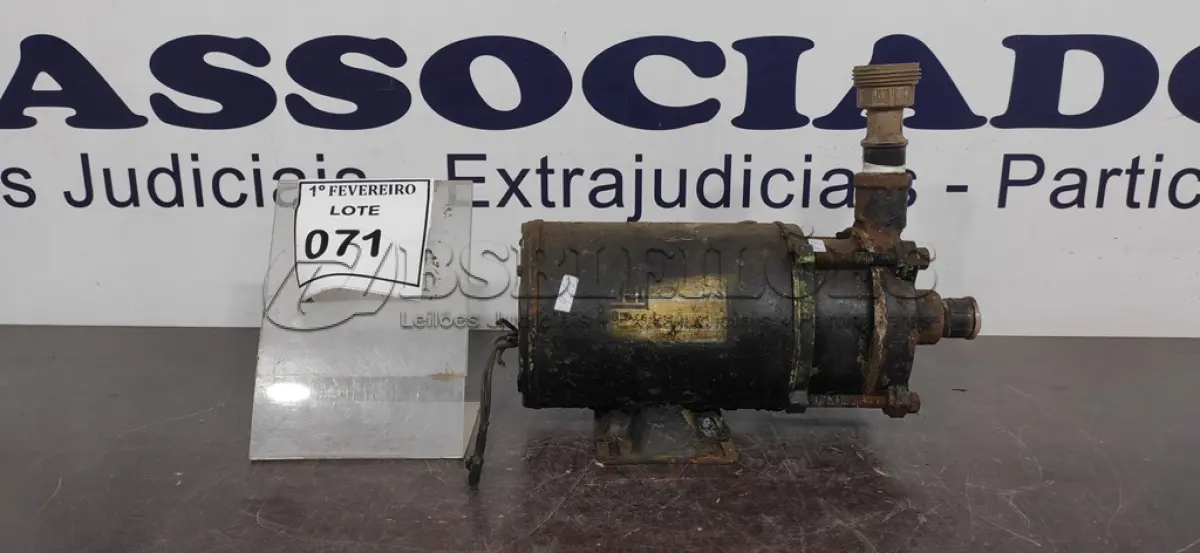 LOTE 071 - 01 BOMBA PARA HIDROMASSAGEM. (NO ESTADO) ATENÇÃO! FAZER A VISITAÇÃO ANTES DE ARREMATAR, NÃO SABEMOS SE FUNCIONA, LEILÃO NÃO TEM GARANTIA E NEM DEVOLUÇÃO, SUJEITO A POSSÍVEIS AVARIAS VISÍVEIS/OCULTAS E/OU AUSÊNCIA DE COMPONENTES.