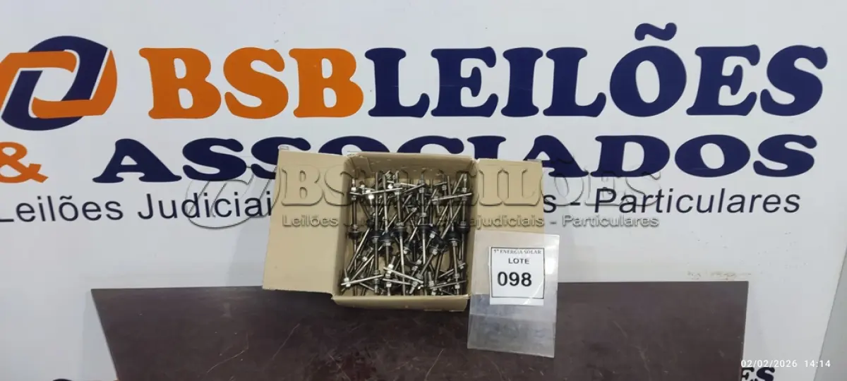 LOTE 098 - 01 CAIXA COM PARAFUSOS DE FIXAÇÃO METÁLICO M10 X 250MM AÇO INOX.  (NO ESTADO) ATENÇÃO! FAZER A VISITAÇÃO ANTES DE ARREMATAR, NÃO SABEMOS SE FUNCIONA, LEILÃO NÃO TEM GARANTIA E NEM DEVOLUÇÃO, SUJEITO A POSSÍVEIS AVARIAS VISÍVEIS/OCULTAS E/OU AUSÊNCIA DE COMPONENTES.