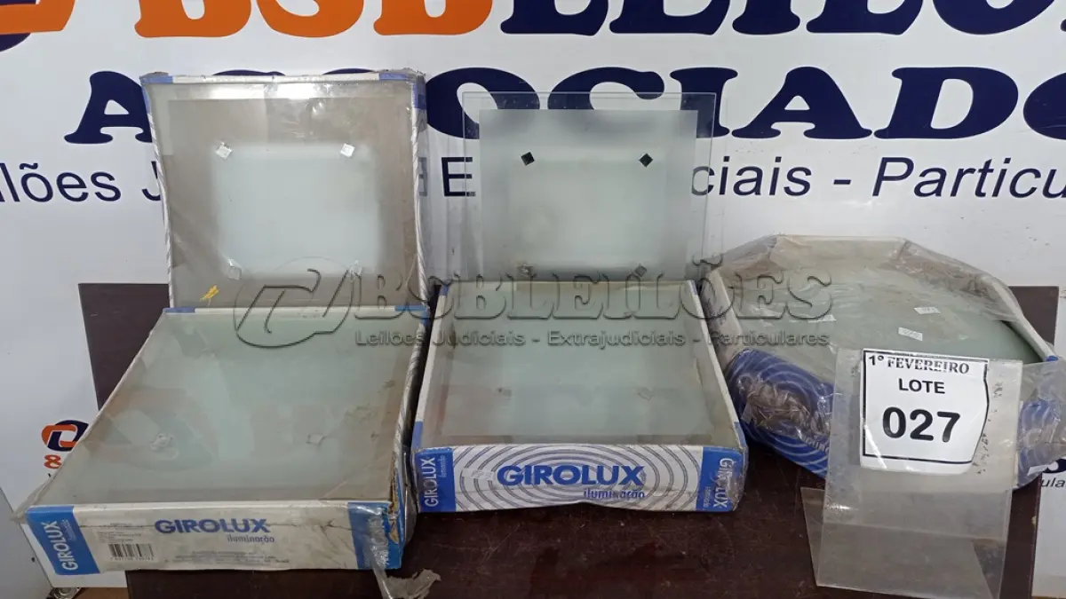 LOTE 027 - 05 LUMINÁRIAS DE VÍDEO MARCA GIROLUX. (NO ESTADO) ATENÇÃO! FAZER A VISITAÇÃO ANTES DE ARREMATAR, NÃO SABEMOS SE FUNCIONA, LEILÃO NÃO TEM GARANTIA E NEM DEVOLUÇÃO, SUJEITO A POSSÍVEIS AVARIAS VISÍVEIS/OCULTAS E/OU AUSÊNCIA DE COMPONENTES.