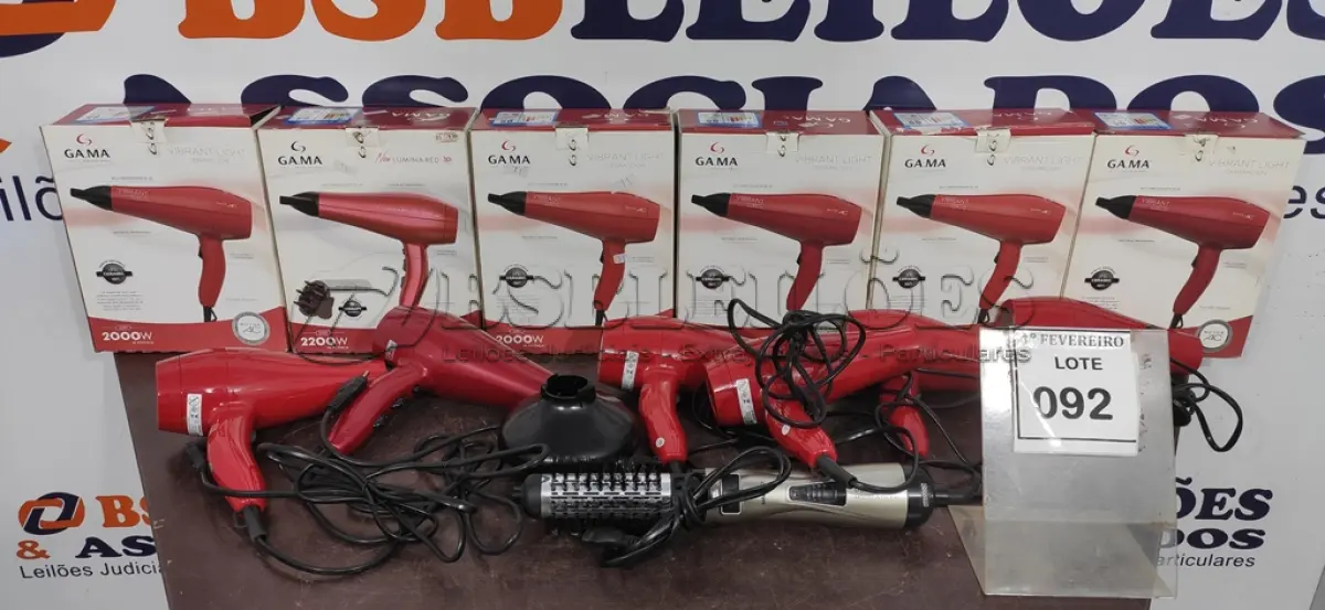 LOTE 092 - 06 SECADORES DE CABELO MARCA GA.MA E 01 ESCOVA DE CABELO MARCA MALLORY 220V. (NO ESTADO) ATENÇÃO! FAZER A VISITAÇÃO ANTES DE ARREMATAR, NÃO SABEMOS SE FUNCIONA, LEILÃO NÃO TEM GARANTIA E NEM DEVOLUÇÃO, SUJEITO A POSSÍVEIS AVARIAS VISÍVEIS/OCULTAS E/OU AUSÊNCIA DE COMPONENTES.