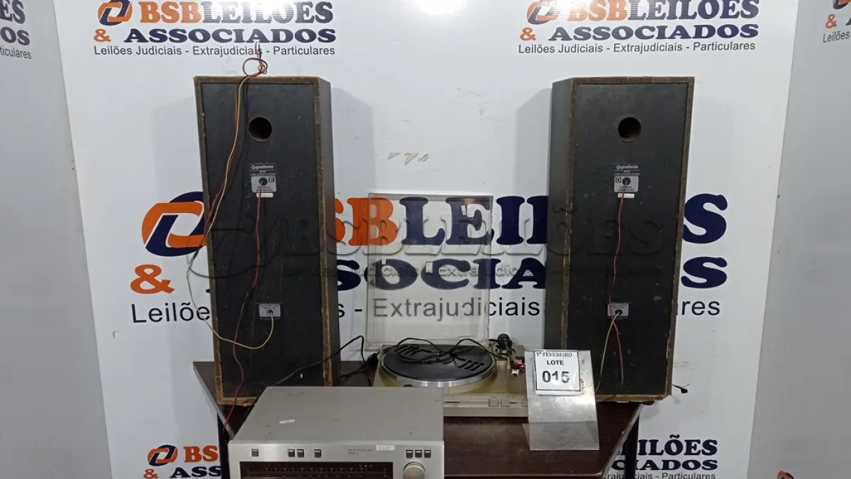 LOTE 015 - 01 TOCA DISCO MODELO DS40 MARCA GRADIENTE E 01 TUNNER MODULAR MARCA GRADIENTE COM 02 CAIXAS MODELO VOLCANIC MARCA GRADIENTE. (NO ESTADO) ATENÇÃO! FAZER A VISITAÇÃO ANTES DE ARREMATAR, NÃO SABEMOS SE FUNCIONA, LEILÃO NÃO TEM GARANTIA E NEM DEVOLUÇÃO, SUJEITO A POSSÍVEIS AVARIAS VISÍVEIS/OCULTAS E/OU AUSÊNCIA DE COMPONENTES.