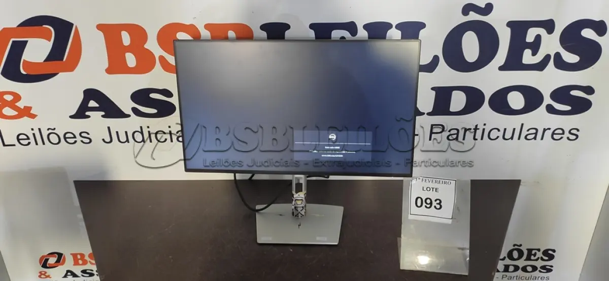 LOTE 093 - 01 MONITOR LCD MARCA DELL. (NO ESTADO) ATENÇÃO! FAZER A VISITAÇÃO ANTES DE ARREMATAR, NÃO SABEMOS SE FUNCIONA, LEILÃO NÃO TEM GARANTIA E NEM DEVOLUÇÃO, SUJEITO A POSSÍVEIS AVARIAS VISÍVEIS/OCULTAS E/OU AUSÊNCIA DE COMPONENTES.