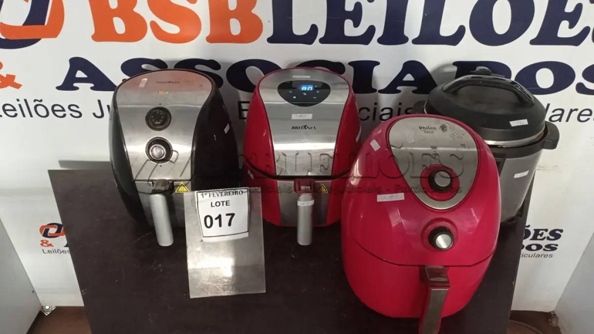 LOTE 017 - 01 PANELA DE PRESSÃO ELÉTRICA E 03 AIR FRYER MARCAS BRITÂNIA E PHILCO COM AVARIAS. (NO ESTADO) ATENÇÃO! FAZER A VISITAÇÃO ANTES DE ARREMATAR, NÃO SABEMOS SE FUNCIONA, LEILÃO NÃO TEM GARANTIA E NEM DEVOLUÇÃO, SUJEITO A POSSÍVEIS AVARIAS VISÍVEIS/OCULTAS E/OU AUSÊNCIA DE COMPONENTES.