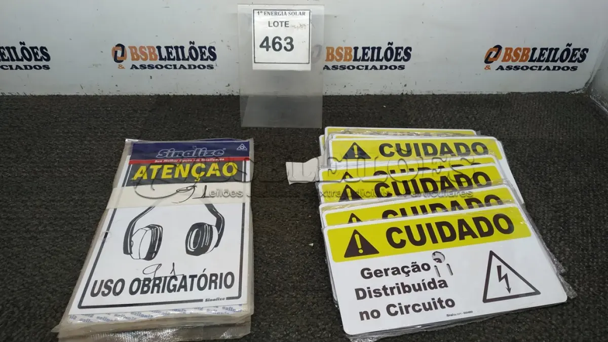 LOTE 463 - 01 LOTE COM PLACAS SINALIZADORAS. (NO ESTADO) ATENÇÃO! FAZER A VISITAÇÃO ANTES DE ARREMATAR, NÃO SABEMOS SE FUNCIONA, LEILÃO NÃO TEM GARANTIA E NEM DEVOLUÇÃO, SUJEITO A POSSÍVEIS AVARIAS VISÍVEIS/OCULTAS E/OU