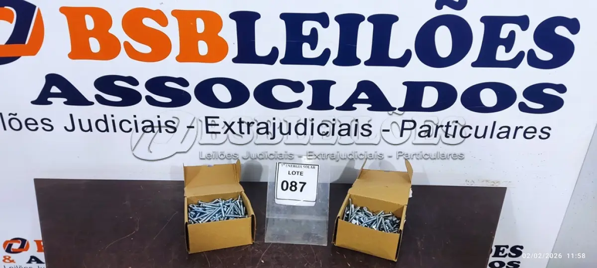 LOTE 087 - 02 CAIXAS DE PARAFUSOS SEXTAVADOS 1/4X50. (NO ESTADO) ATENÇÃO! FAZER A VISITAÇÃO ANTES DE ARREMATAR, NÃO SABEMOS SE FUNCIONA, LEILÃO NÃO TEM GARANTIA E NEM DEVOLUÇÃO, SUJEITO A POSSÍVEIS AVARIAS VISÍVEIS/OCULTAS E/OU AUSÊNCIA DE COMPONENTES.