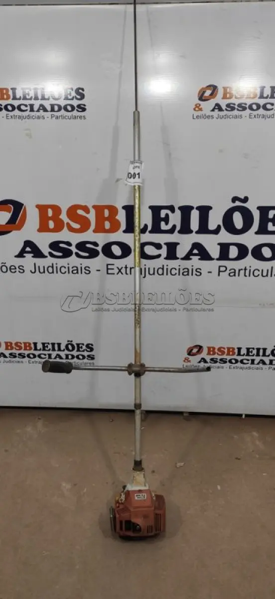 LOTE 001 - 01 ROÇADEIRA A GASOLINA MARCA STIHL INCOMPLETA. (NO ESTADO) ATENÇÃO! FAZER A VISITAÇÃO ANTES DE ARREMATAR, NÃO SABEMOS SE FUNCIONA, LEILÃO NÃO TEM GARANTIA E NEM DEVOLUÇÃO, SUJEITO A POSSÍVEIS AVARIAS VISÍVEIS/OCULTAS E/OU AUSÊNCIA DE COMPONENTES.