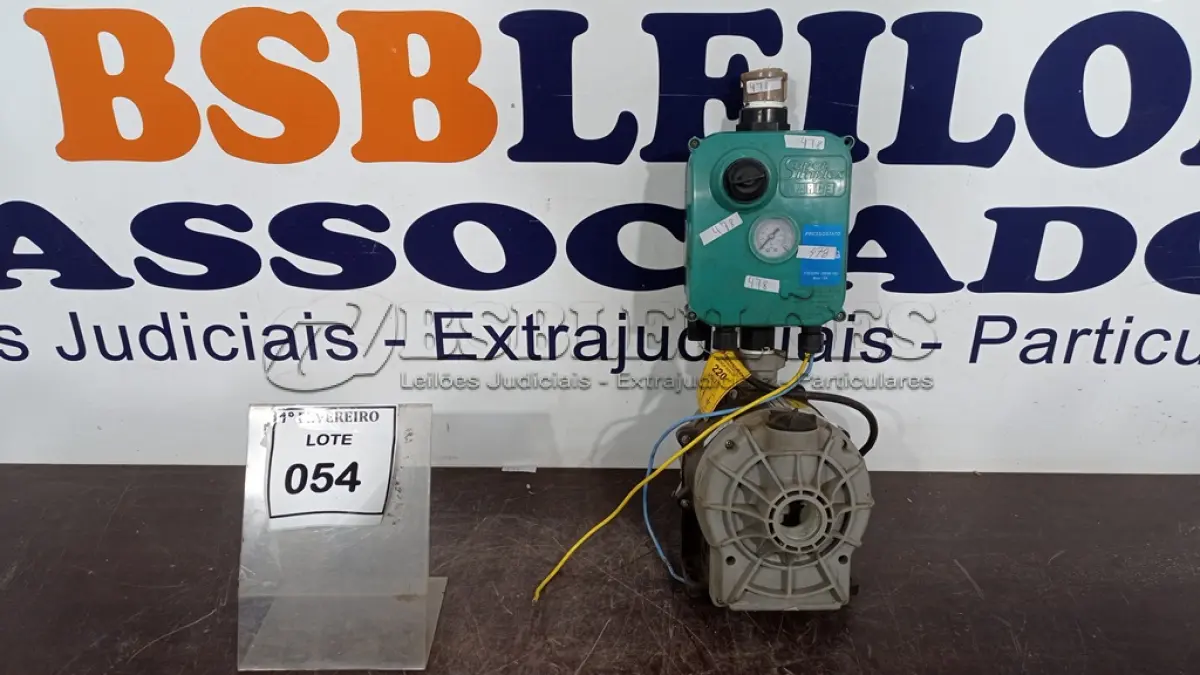 LOTE 054 - 01 BOMBA DE PRESSURIZAÇÃO 2220V MARCA SUPER SIMPLEX. (NO ESTADO) ATENÇÃO! FAZER A VISITAÇÃO ANTES DE ARREMATAR, NÃO SABEMOS SE FUNCIONA, LEILÃO NÃO TEM GARANTIA E NEM DEVOLUÇÃO, SUJEITO A POSSÍVEIS AVARIAS VISÍVEIS/OCULTAS E/OU AUSÊNCIA DE COMPONENTES.