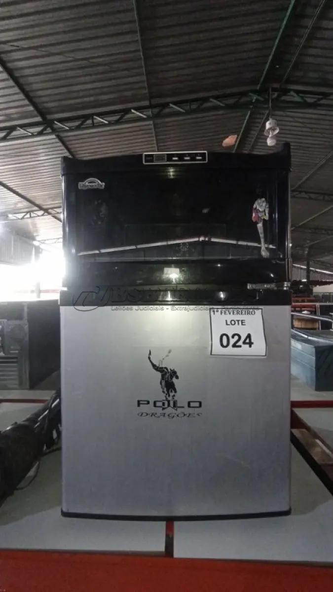 LOTE 024 - 01 FRIGOBAR 220V MARCA DYNASTY. (NO ESTADO) ATENÇÃO! FAZER A VISITAÇÃO ANTES DE ARREMATAR, NÃO SABEMOS SE FUNCIONA, LEILÃO NÃO TEM GARANTIA E NEM DEVOLUÇÃO, SUJEITO A POSSÍVEIS AVARIAS VISÍVEIS/OCULTAS E/OU AUSÊNCIA DE COMPONENTES.