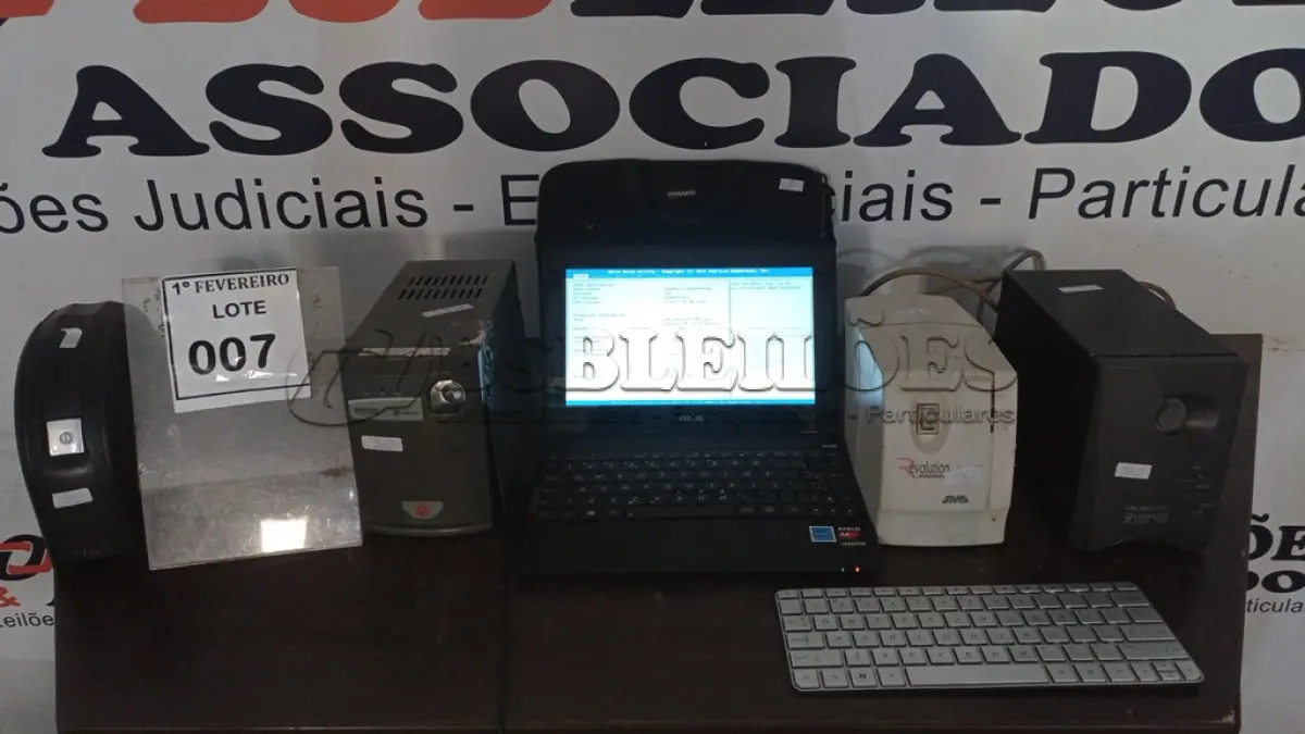LOTE 007 - 01 NETBOOK COM FONTE MARCA ASUS E 04 ESTABILIZADORES DE MARCAS E MODELOS DIVERSOS. (NO ESTADO) ATENÇÃO! FAZER A VISITAÇÃO ANTES DE ARREMATAR, NÃO SABEMOS SE FUNCIONA, LEILÃO NÃO TEM GARANTIA E NEM DEVOLUÇÃO, SUJEITO A POSSÍVEIS AVARIAS VISÍVEIS/OCULTAS E/OU AUSÊNCIA DE COMPONENTES.