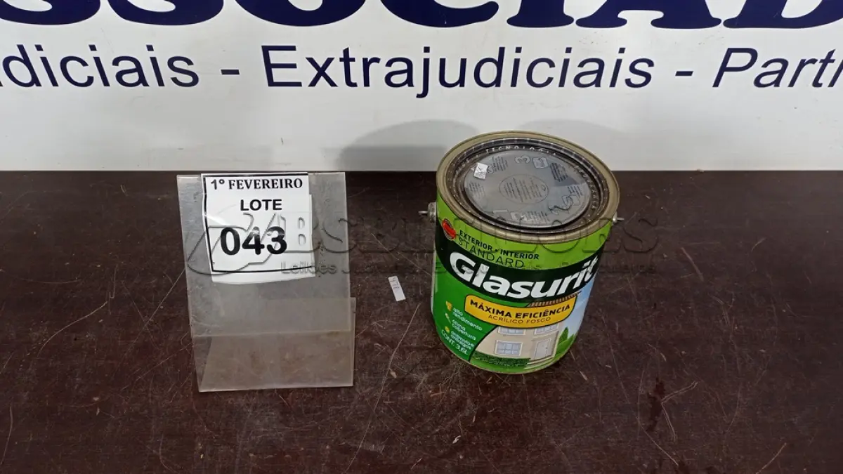 LOTE 043 - 01 LATA DE TINTA ACRÍLICA STANDARD FOSCO 3,6L INTERIOR/EXTERIOR MARCA GLASURIT. (NO ESTADO) ATENÇÃO! FAZER A VISITAÇÃO ANTES DE ARREMATAR, NÃO SABEMOS SE FUNCIONA, LEILÃO NÃO TEM GARANTIA E NEM DEVOLUÇÃO, SUJEITO A POSSÍVEIS AVARIAS VISÍVEIS/OCULTAS E/OU AUSÊNCIA DE COMPONENTES.