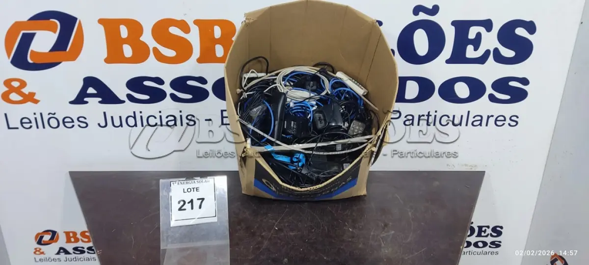 LOTE 217 - 01 LOTE COM CABOS DIVERSOS. (NO ESTADO) ATENÇÃO! FAZER A VISITAÇÃO ANTES DE ARREMATAR, NÃO SABEMOS SE FUNCIONA, LEILÃO NÃO TEM GARANTIA E NEM DEVOLUÇÃO, SUJEITO A POSSÍVEIS AVARIAS VISÍVEIS/OCULTAS E/OU AUSÊNCIA DE COMPONENTES.