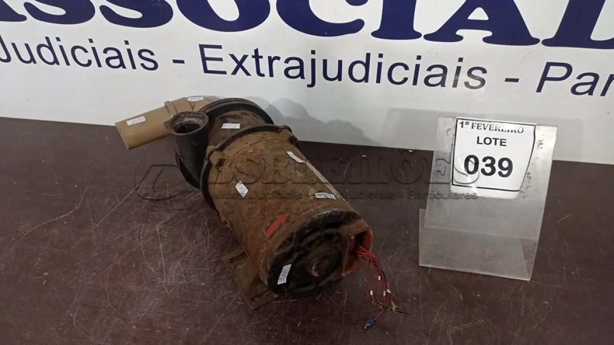 LOTE 039 - 01 BOMBA PARA HIDROMASSAGEM. (NO ESTADO) ATENÇÃO! FAZER A VISITAÇÃO ANTES DE ARREMATAR, NÃO SABEMOS SE FUNCIONA, LEILÃO NÃO TEM GARANTIA E NEM DEVOLUÇÃO, SUJEITO A POSSÍVEIS AVARIAS VISÍVEIS/OCULTAS E/OU AUSÊNCIA DE COMPONENTES.