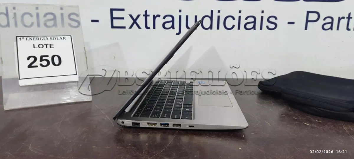LOTE 250 - 01 NOTEBOOK ASUS COREI3 MODELO Q200E SEM FONTE.  (NO ESTADO) ATENÇÃO! FAZER A VISITAÇÃO ANTES DE ARREMATAR, NÃO SABEMOS SE FUNCIONA, LEILÃO NÃO TEM GARANTIA E NEM DEVOLUÇÃO, SUJEITO A POSSÍVEIS AVARIAS VISÍVEIS/OCULTAS E/OU AUSÊNCIA DE COMPONENTES.