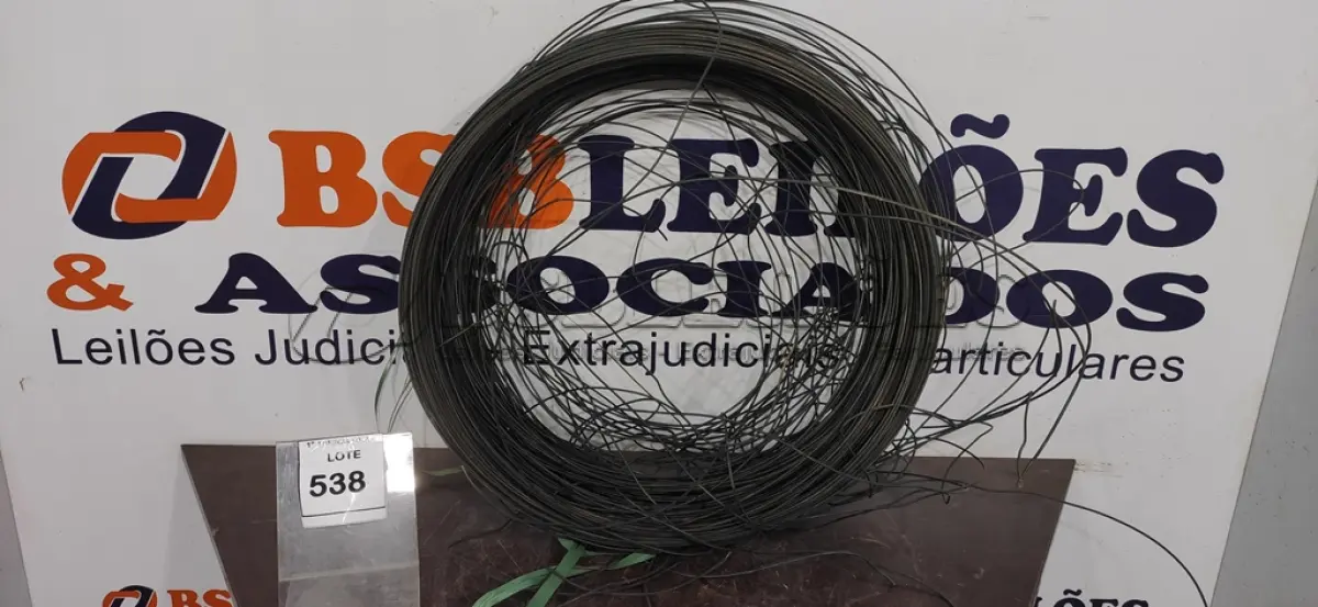 LOTE 538 - 01 ROLO DE ARAME LISO. (NO ESTADO) ATENÇÃO! FAZER A VISITAÇÃO ANTES DE ARREMATAR, NÃO SABEMOS SE FUNCIONA, LEILÃO NÃO TEM GARANTIA E NEM DEVOLUÇÃO, SUJEITO A POSSÍVEIS AVARIAS VISÍVEIS/OCULTAS