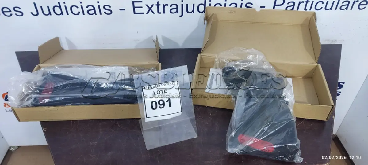 LOTE 091 - 02 PARES DE LUVAS ISOLANTES TAMANHO 9,5. (NO ESTADO) ATENÇÃO! FAZER A VISITAÇÃO ANTES DE ARREMATAR, NÃO SABEMOS SE FUNCIONA, LEILÃO NÃO TEM GARANTIA E NEM DEVOLUÇÃO, SUJEITO A POSSÍVEIS AVARIAS VISÍVEIS/OCULTAS E/OU AUSÊNCIA DE COMPONENTES.