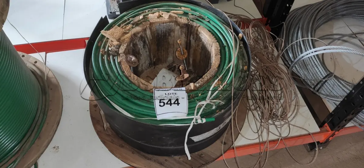 LOTE 544 - 01 CARRETEL DE CABO MAX LINK G FLEX 1KV VERDE 1X25,00MM. (NO ESTADO) ATENÇÃO! FAZER A VISITAÇÃO ANTES DE ARREMATAR, NÃO SABEMOS SE FUNCIONA, LEILÃO NÃO TEM GARANTIA E NEM DEVOLUÇÃO, SUJEITO A POSSÍVEIS AVARIAS VISÍVEIS/OCULTAS