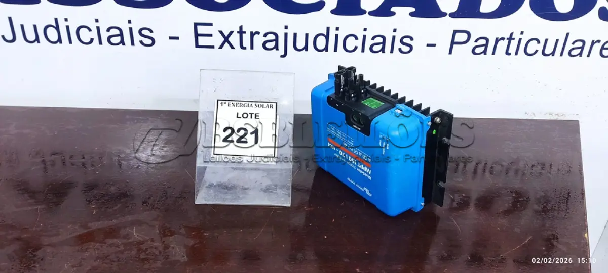 LOTE 221 - 01 BLUE SOLAR CHARGE CONTROLLER VICTRON 150 I 70-MC4. (NO ESTADO) ATENÇÃO! FAZER A VISITAÇÃO ANTES DE ARREMATAR, NÃO SABEMOS SE FUNCIONA, LEILÃO NÃO TEM GARANTIA E NEM DEVOLUÇÃO, SUJEITO A POSSÍVEIS AVARIAS VISÍVEIS/OCULTAS E/OU AUSÊNCIA DE COMPONENTES.