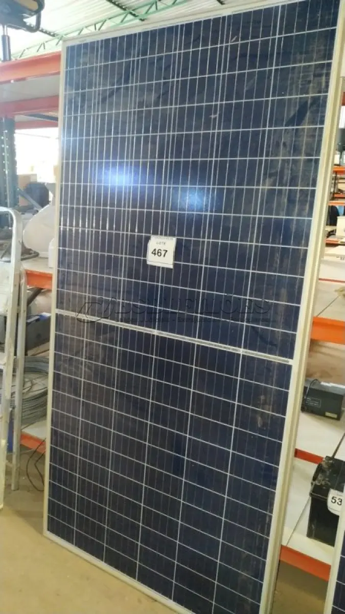 LOTE 467 - 01 MÓDULO SOLAR 340 WATTS. (NO ESTADO) ATENÇÃO! FAZER A VISITAÇÃO ANTES DE ARREMATAR, NÃO SABEMOS SE FUNCIONA, LEILÃO NÃO TEM GARANTIA E NEM DEVOLUÇÃO, SUJEITO A POSSÍVEIS AVARIAS VISÍVEIS/OCULTAS