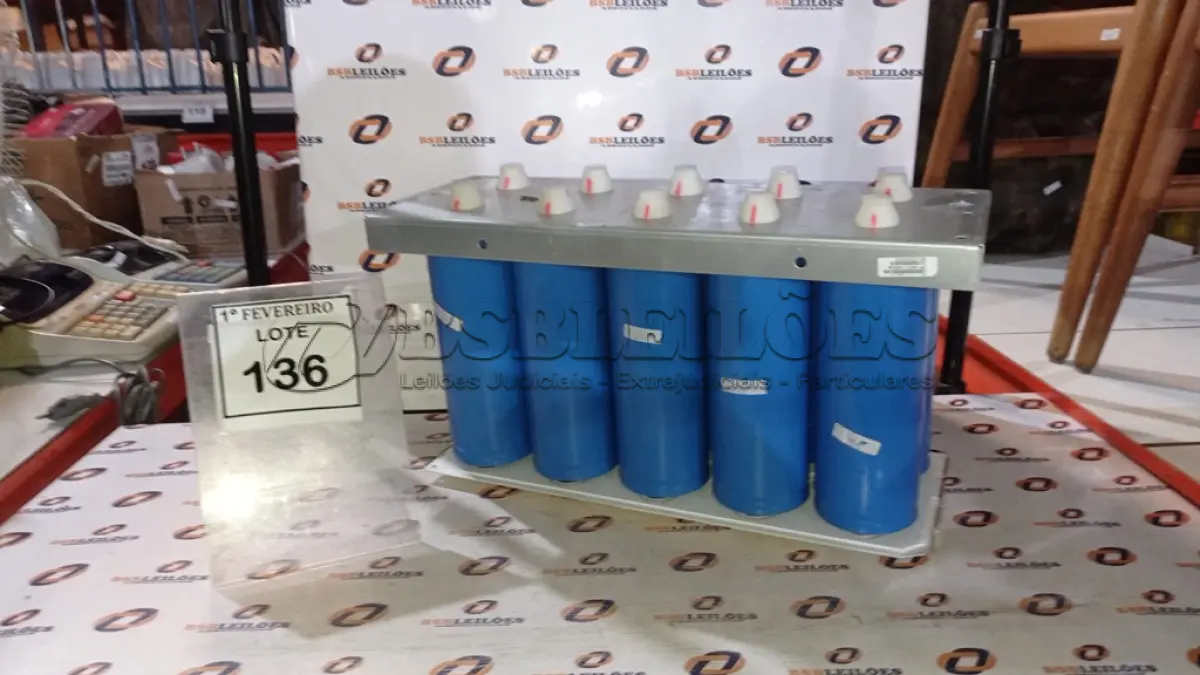 LOTE 136 - 10 CAPACITORES 6.000UF. (NO ESTADO) ATENÇÃO! FAZER A VISITAÇÃO ANTES DE ARREMATAR, NÃO SABEMOS SE FUNCIONA, LEILÃO NÃO TEM GARANTIA E NEM DEVOLUÇÃO, SUJEITO A POSSÍVEIS AVARIAS VISÍVEIS/OCULTAS E/OU AUSÊNCIA DE COMPONENTES.
