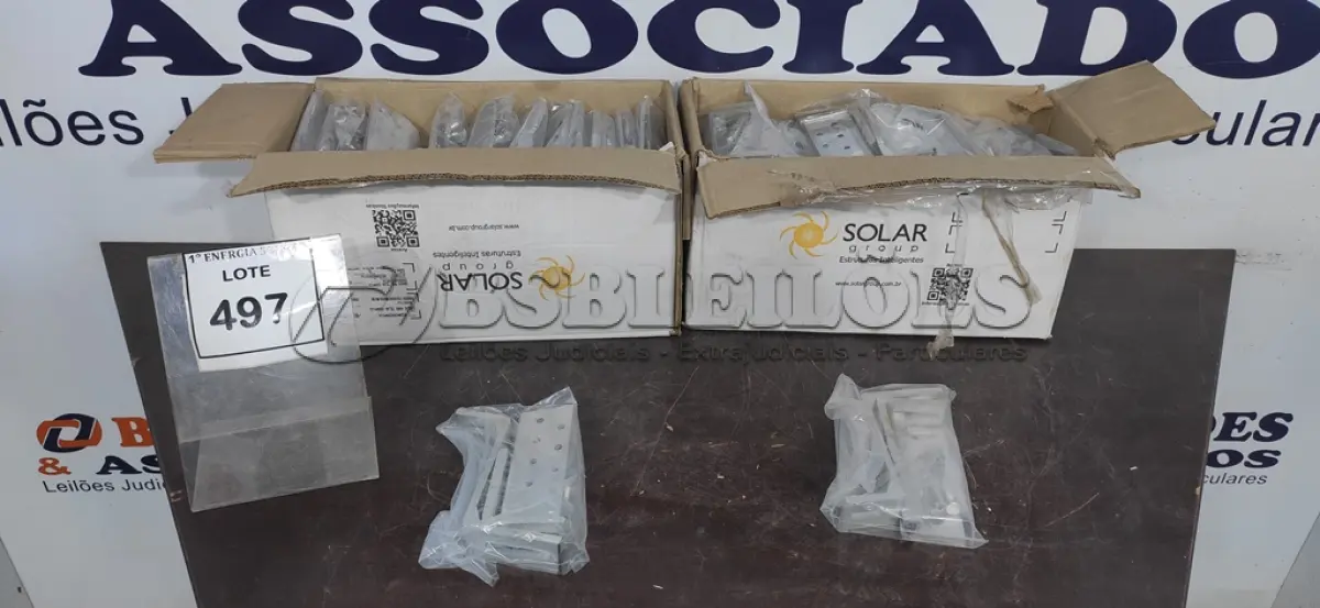 LOTE 497 - 02 CAIXAS COM GANCHOS CERÂMICOS PARA PAINEL SOLAR. (NO ESTADO) ATENÇÃO! FAZER A VISITAÇÃO ANTES DE ARREMATAR, NÃO SABEMOS SE FUNCIONA, LEILÃO NÃO TEM GARANTIA E NEM DEVOLUÇÃO, SUJEITO A POSSÍVEIS AVARIAS VISÍVEIS/OCULTAS