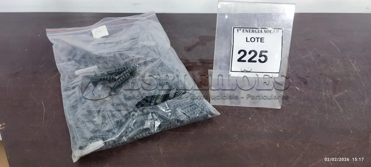 LOTE 225 - 01 SACO COM BUCHAS DE N* 10. (NO ESTADO) ATENÇÃO! FAZER A VISITAÇÃO ANTES DE ARREMATAR, NÃO SABEMOS SE FUNCIONA, LEILÃO NÃO TEM GARANTIA E NEM DEVOLUÇÃO, SUJEITO A POSSÍVEIS AVARIAS VISÍVEIS/OCULTAS E/OU AUSÊNCIA DE COMPONENTES.