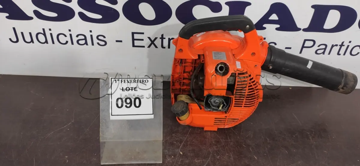 LOTE 090 - 01 SOPRADOR MODELO SV260S MOTOR 2T 26 CC. (NO ESTADO) ATENÇÃO! FAZER A VISITAÇÃO ANTES DE ARREMATAR, NÃO SABEMOS SE FUNCIONA, LEILÃO NÃO TEM GARANTIA E NEM DEVOLUÇÃO, SUJEITO A POSSÍVEIS AVARIAS VISÍVEIS/OCULTAS E/OU AUSÊNCIA DE COMPONENTES.