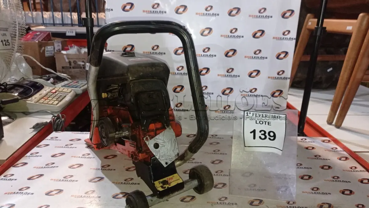 LOTE 139 - 01 SERRA DE RESGATE MODELO CRF-SERIES A GASOLINA MARCA TWIN SAW COM 01 SERRA. (NO ESTADO) ATENÇÃO! FAZER A VISITAÇÃO ANTES DE ARREMATAR, NÃO SABEMOS SE FUNCIONA, LEILÃO NÃO TEM GARANTIA E NEM DEVOLUÇÃO, SUJEITO A POSSÍVEIS AVARIAS VISÍVEIS/OCULTAS E/OU AUSÊNCIA DE COMPONENTES.