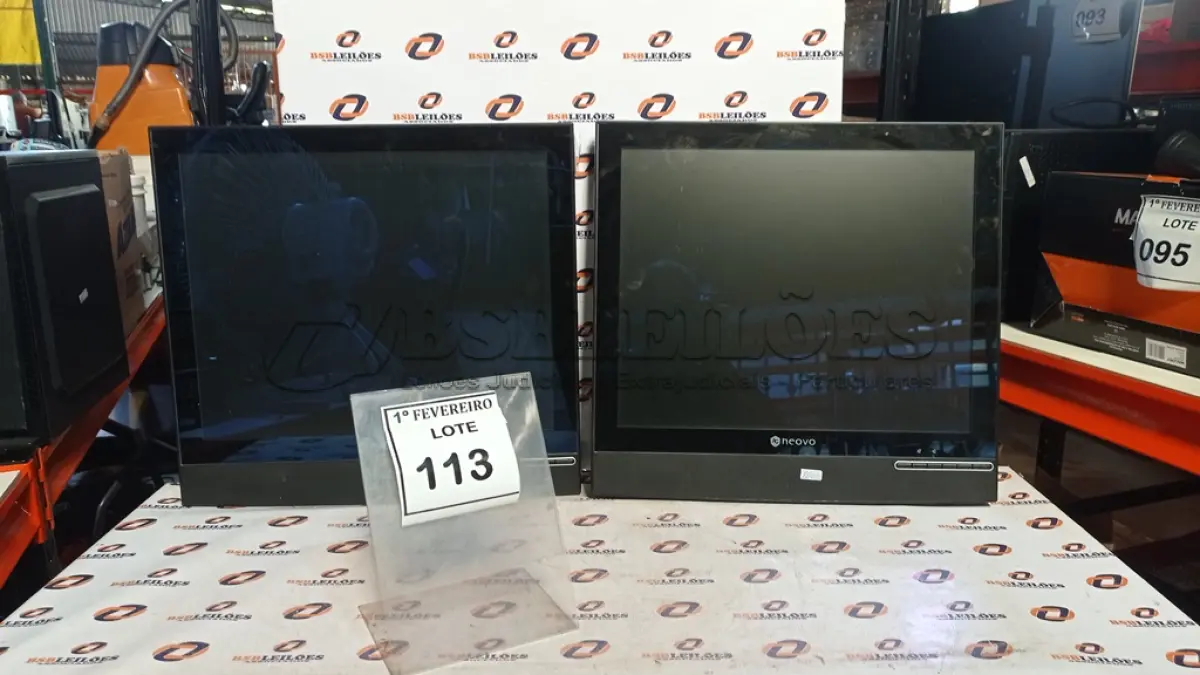 LOTE 113 - 02 MONITORES MARCA NEOVO. (NO ESTADO) ATENÇÃO! FAZER A VISITAÇÃO ANTES DE ARREMATAR, NÃO SABEMOS SE FUNCIONA, LEILÃO NÃO TEM GARANTIA E NEM DEVOLUÇÃO, SUJEITO A POSSÍVEIS AVARIAS VISÍVEIS/OCULTAS E/OU AUSÊNCIA DE COMPONENTES.