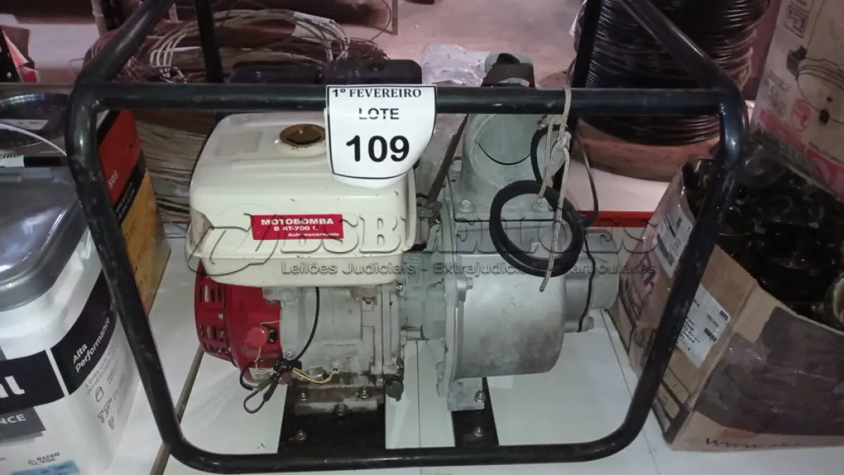 LOTE 109 - 01 MOTOBOMBA B 4T-700 L AUTO-ESCOVANTE. (NO ESTADO) ATENÇÃO! FAZER A VISITAÇÃO ANTES DE ARREMATAR, NÃO SABEMOS SE FUNCIONA, LEILÃO NÃO TEM GARANTIA E NEM DEVOLUÇÃO, SUJEITO A POSSÍVEIS AVARIAS VISÍVEIS/OCULTAS E/OU AUSÊNCIA DE COMPONENTES.