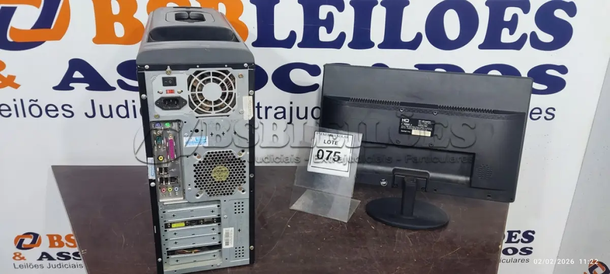LOTE 075 - 01 CPU COM 01 MONITOR HP. (NO ESTADO) ATENÇÃO! FAZER A VISITAÇÃO ANTES DE ARREMATAR, NÃO SABEMOS SE FUNCIONA, LEILÃO NÃO TEM GARANTIA E NEM DEVOLUÇÃO, SUJEITO A POSSÍVEIS AVARIAS VISÍVEIS/OCULTAS E/OU AUSÊNCIA DE COMPONENTES.