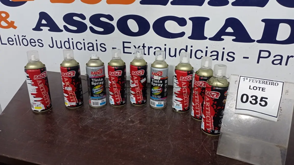 LOTE 035 - 09 TINTAS SPRAY PARA USO ARTÍSTICO MARCA RADEX CORES DIVERSAS. (NO ESTADO) ATENÇÃO! FAZER A VISITAÇÃO ANTES DE ARREMATAR, NÃO SABEMOS SE FUNCIONA, LEILÃO NÃO TEM GARANTIA E NEM DEVOLUÇÃO, SUJEITO A POSSÍVEIS AVARIAS VISÍVEIS/OCULTAS E/OU AUSÊNCIA DE COMPONENTES.