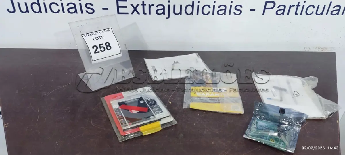 LOTE 258 - 03 CABOS FLAT PRA HD PARA NOTEBOOK, 01 ADAPTADOR CADDY DVD P HD OU SSD APPLE IMAC (NO ESTADO) ATENÇÃO! FAZER A VISITAÇÃO ANTES DE ARREMATAR, NÃO SABEMOS SE FUNCIONA, LEILÃO NÃO TEM GARANTIA E NEM DEVOLUÇÃO, SUJEITO A POSSÍVEIS AVARIAS VISÍVEIS/OCULTAS E/OU AUSÊNCIA DE COMPONENTES.
