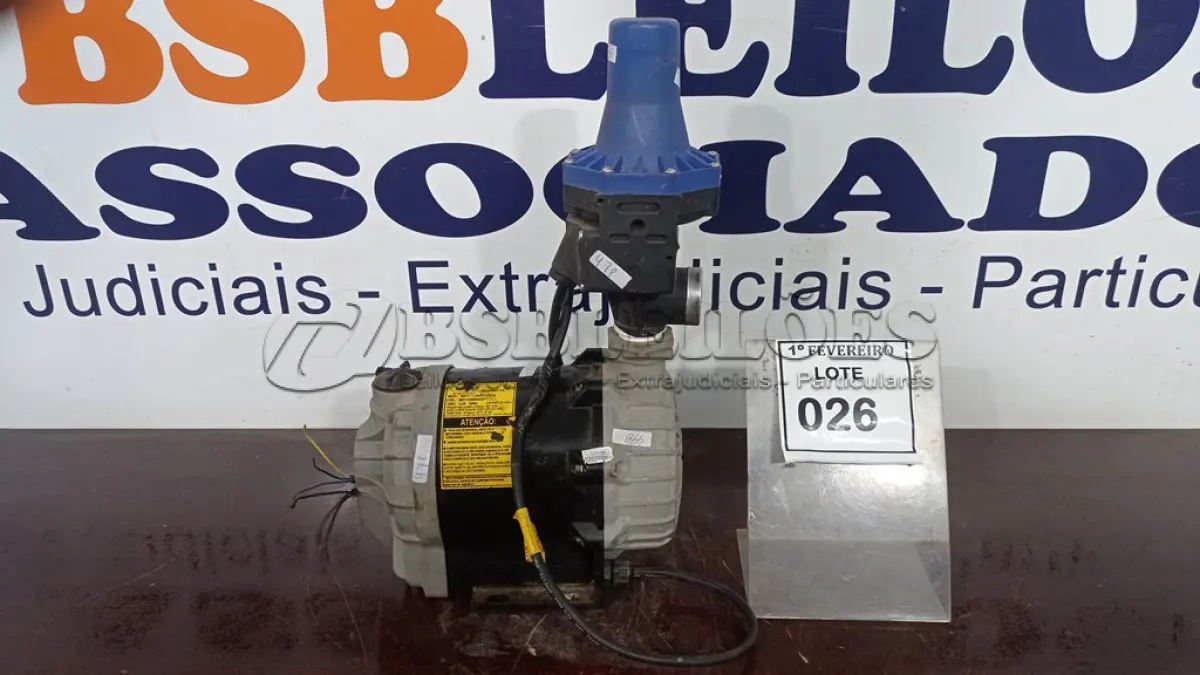 LOTE 026 - 01 BOMBA PRESSURIZADORA MARCA ORBITEC. (NO ESTADO) ATENÇÃO! FAZER A VISITAÇÃO ANTES DE ARREMATAR, NÃO SABEMOS SE FUNCIONA, LEILÃO NÃO TEM GARANTIA E NEM DEVOLUÇÃO, SUJEITO A POSSÍVEIS AVARIAS VISÍVEIS/OCULTAS E/OU AUSÊNCIA DE COMPONENTES.