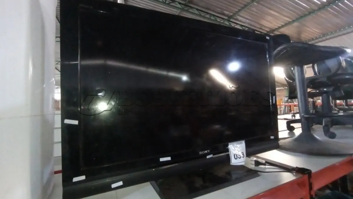 LOTE 033 - 01 TV LCD DE 40’’ MARCA SONY. (NO ESTADO) ATENÇÃO! FAZER A VISITAÇÃO ANTES DE ARREMATAR, NÃO SABEMOS SE FUNCIONA, LEILÃO NÃO TEM GARANTIA E NEM DEVOLUÇÃO, SUJEITO A POSSÍVEIS AVARIAS VISÍVEIS/OCULTAS E/OU AUSÊNCIA DE COMPONENTES.