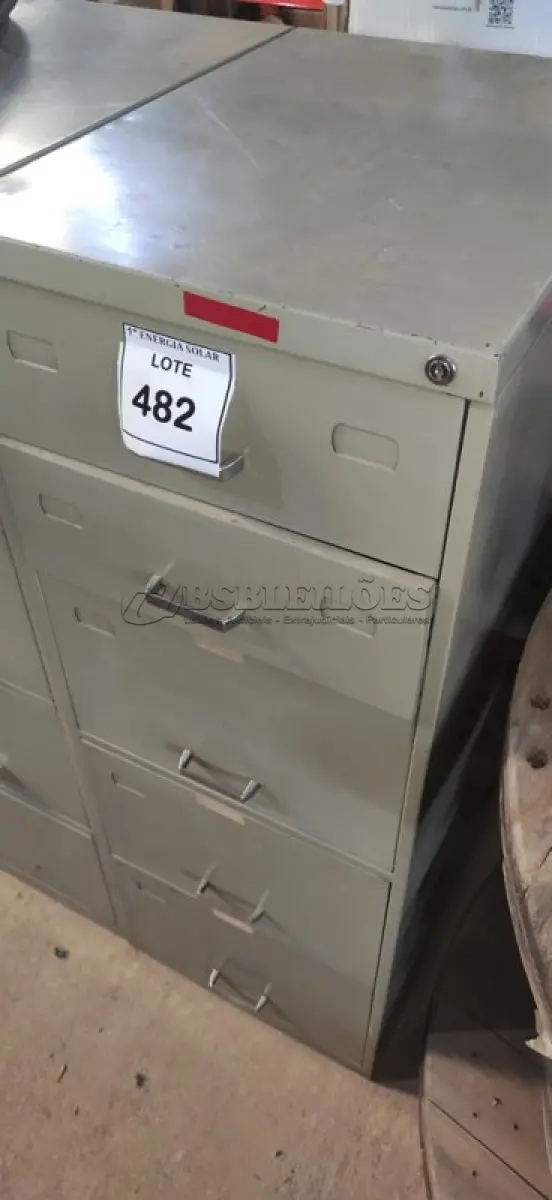 LOTE 482 - 01 ARQUIVO DE AÇO COM 05 GAVETAS. (NO ESTADO) ATENÇÃO! FAZER A VISITAÇÃO ANTES DE ARREMATAR, NÃO SABEMOS SE FUNCIONA, LEILÃO NÃO TEM GARANTIA E NEM DEVOLUÇÃO, SUJEITO A POSSÍVEIS AVARIAS VISÍVEIS/OCULTAS