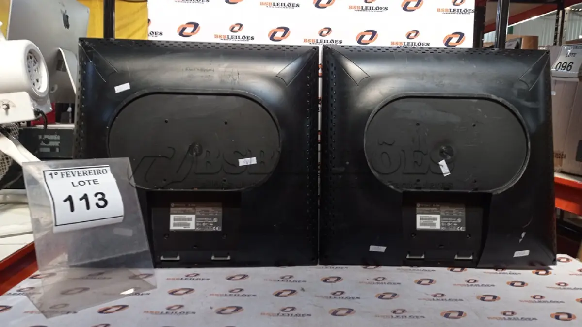 LOTE 113 - 02 MONITORES MARCA NEOVO. (NO ESTADO) ATENÇÃO! FAZER A VISITAÇÃO ANTES DE ARREMATAR, NÃO SABEMOS SE FUNCIONA, LEILÃO NÃO TEM GARANTIA E NEM DEVOLUÇÃO, SUJEITO A POSSÍVEIS AVARIAS VISÍVEIS/OCULTAS E/OU AUSÊNCIA DE COMPONENTES.