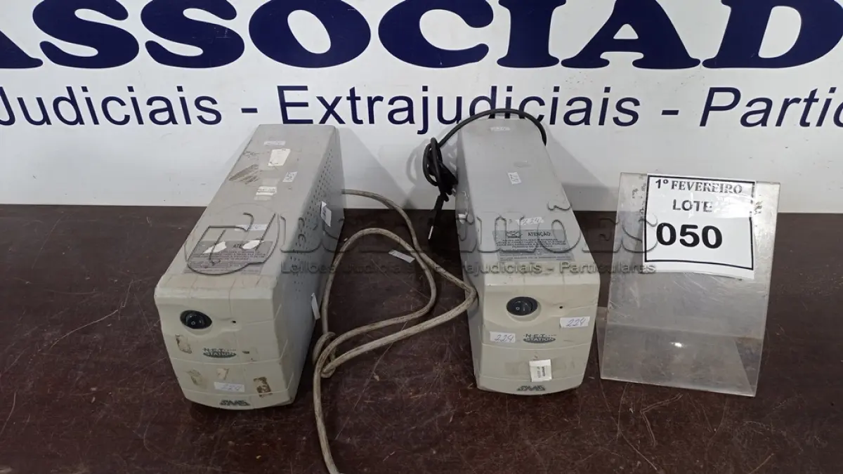 LOTE 050 - 02 NOBREAKS 1.200 VA MARCA SMS. (NO ESTADO) ATENÇÃO! FAZER A VISITAÇÃO ANTES DE ARREMATAR, NÃO SABEMOS SE FUNCIONA, LEILÃO NÃO TEM GARANTIA E NEM DEVOLUÇÃO, SUJEITO A POSSÍVEIS AVARIAS VISÍVEIS/OCULTAS E/OU AUSÊNCIA DE COMPONENTES.