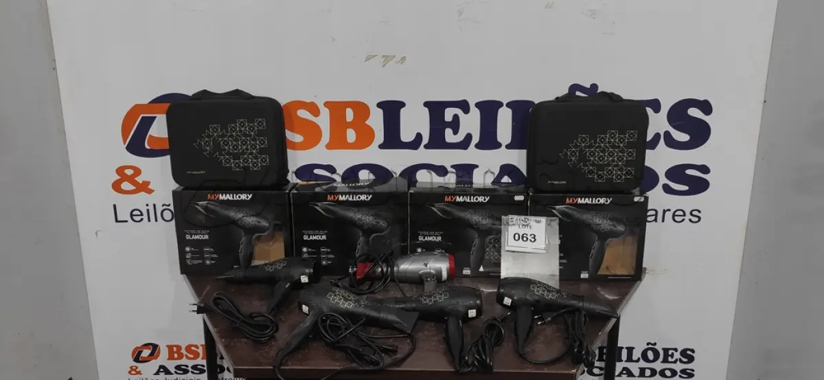LOTE 063 - 05 SECADORES DE CABELO COM MALETA MARCA MALLORY SENDO 04 DE 127V E 01 DE 220V. (NO ESTADO) ATENÇÃO! FAZER A VISITAÇÃO ANTES DE ARREMATAR, NÃO SABEMOS SE FUNCIONA, LEILÃO NÃO TEM GARANTIA E NEM DEVOLUÇÃO, SUJEITO A POSSÍVEIS AVARIAS VISÍVEIS/OCULTAS E/OU AUSÊNCIA DE COMPONENTES.