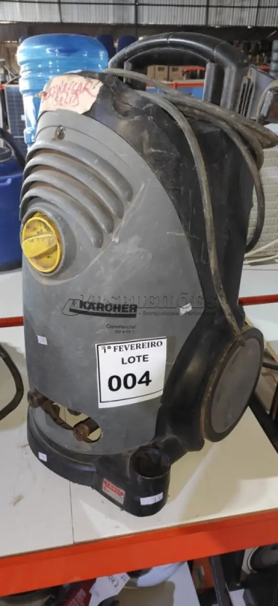 LOTE 004 - 01 LAVADORA DE ALTA PRESSÃO MARCA KARCHER INCOMPLETA. (NO ESTADO) ATENÇÃO! FAZER A VISITAÇÃO ANTES DE ARREMATAR, NÃO SABEMOS SE FUNCIONA, LEILÃO NÃO TEM GARANTIA E NEM DEVOLUÇÃO, SUJEITO A POSSÍVEIS AVARIAS VISÍVEIS/OCULTAS E/OU AUSÊNCIA DE COMPONENTES.
