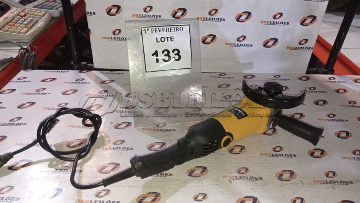 LOTE 133 - 01 ESMERILHADEIRA 127V MARCA TITANIUM. (NO ESTADO) ATENÇÃO! FAZER A VISITAÇÃO ANTES DE ARREMATAR, NÃO SABEMOS SE FUNCIONA, LEILÃO NÃO TEM GARANTIA E NEM DEVOLUÇÃO, SUJEITO A POSSÍVEIS AVARIAS VISÍVEIS/OCULTAS E/OU AUSÊNCIA DE COMPONENTES.
