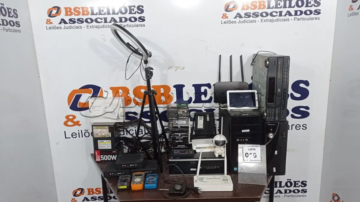 LOTE 016 - 01 LOTE COM HDS, FONTES, LUMINÁRIA RING LIGHT, 01 CPU E APARELHOS ELETRÔNICOS DIVERSOS. (NO ESTADO) ATENÇÃO! FAZER A VISITAÇÃO ANTES DE ARREMATAR, NÃO SABEMOS SE FUNCIONA, LEILÃO NÃO TEM GARANTIA E NEM DEVOLUÇÃO, SUJEITO A POSSÍVEIS AVARIAS VISÍVEIS/OCULTAS E/OU AUSÊNCIA DE COMPONENTES.