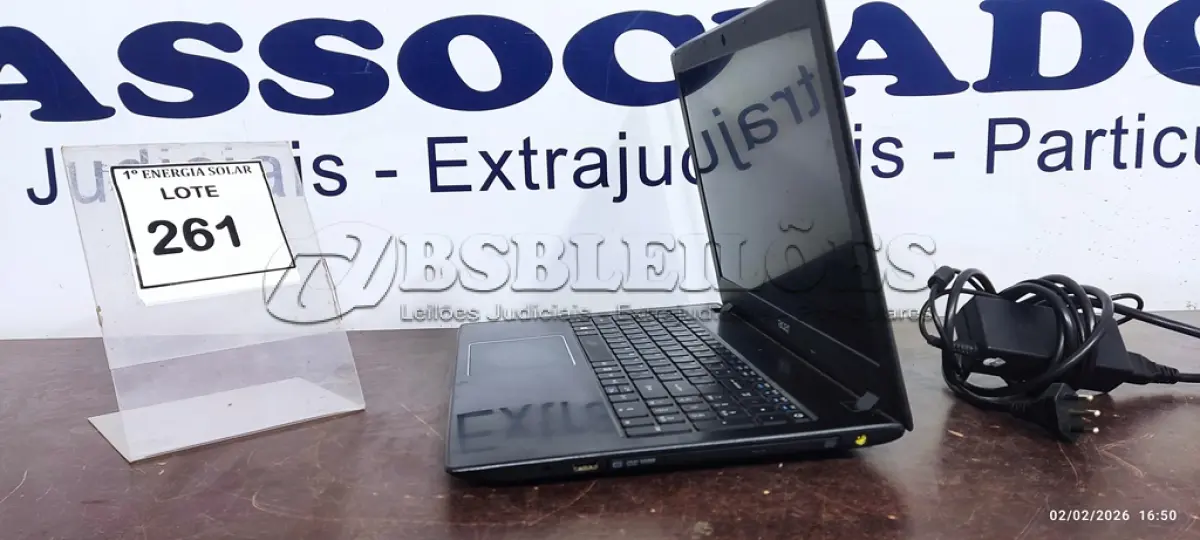 LOTE 261 - 01 NOTEBOOK ACER MODELO ASPIRE E5-575COREI5 7 GERAÇÕES 12GB DE MEMÓRIA, SSD 256GB COM FONTE.  (NO ESTADO) ATENÇÃO! FAZER A VISITAÇÃO ANTES DE ARREMATAR, NÃO SABEMOS SE FUNCIONA, LEILÃO NÃO TEM GARANTIA E NEM DEVOLUÇÃO, SUJEITO A POSSÍVEIS AVARIAS VISÍVEIS/OCULTAS E/OU AUSÊNCIA DE COMPONENTES.