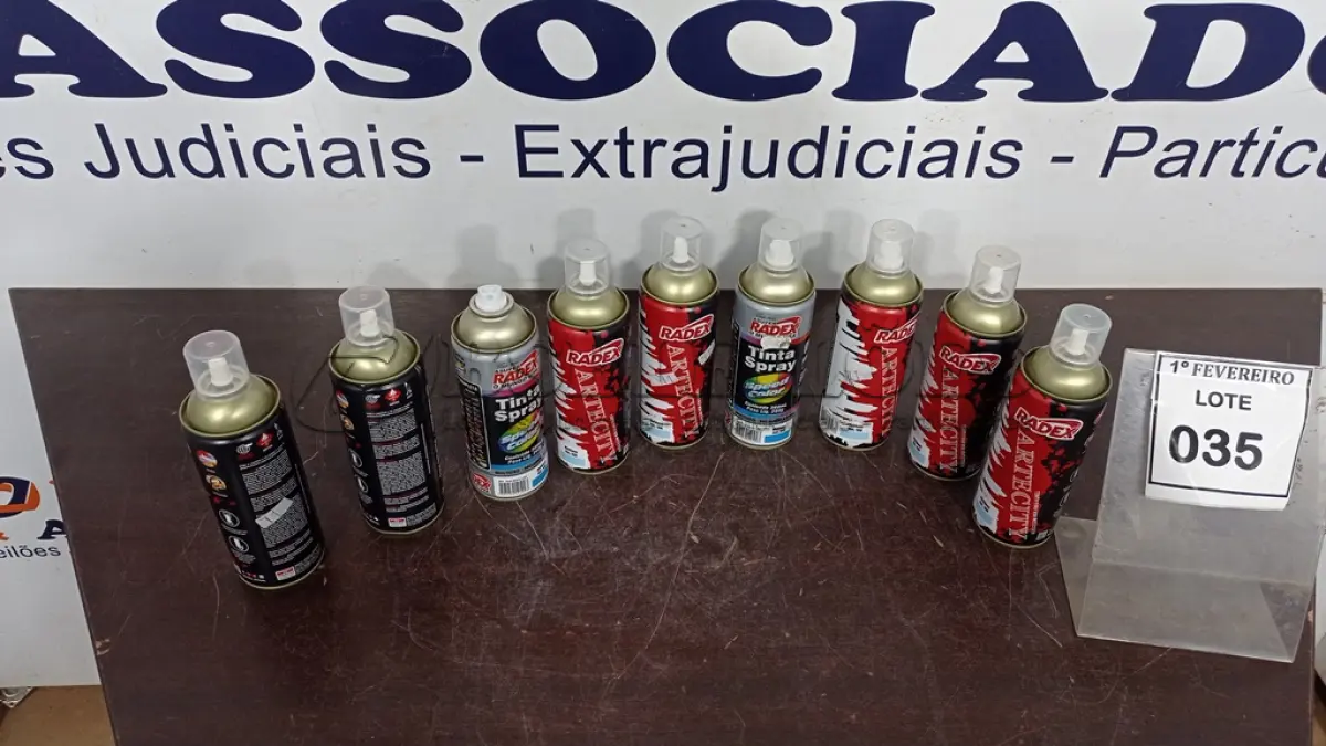 LOTE 035 - 09 TINTAS SPRAY PARA USO ARTÍSTICO MARCA RADEX CORES DIVERSAS. (NO ESTADO) ATENÇÃO! FAZER A VISITAÇÃO ANTES DE ARREMATAR, NÃO SABEMOS SE FUNCIONA, LEILÃO NÃO TEM GARANTIA E NEM DEVOLUÇÃO, SUJEITO A POSSÍVEIS AVARIAS VISÍVEIS/OCULTAS E/OU AUSÊNCIA DE COMPONENTES.