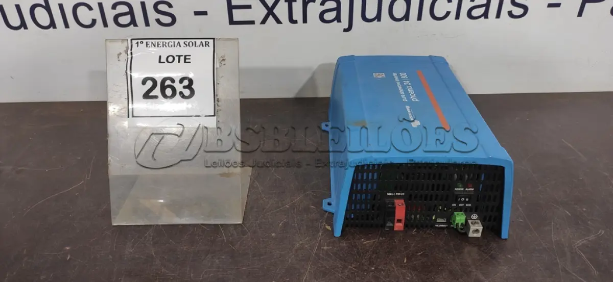 LOTE 263 - 01 PURE SINEWAVER INVERTER PHOENIX 24]800.  (NO ESTADO) ATENÇÃO! FAZER A VISITAÇÃO ANTES DE ARREMATAR, NÃO SABEMOS SE FUNCIONA, LEILÃO NÃO TEM GARANTIA E NEM DEVOLUÇÃO, SUJEITO A POSSÍVEIS AVARIAS VISÍVEIS/OCULTAS E/OU AUSÊNCIA DE COMPONENTES.