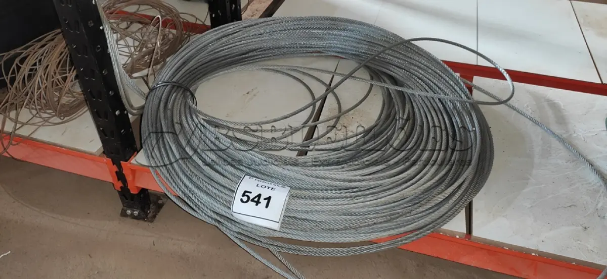 LOTE 541 - 01 ROLO DE CABO DE AÇO. (NO ESTADO) ATENÇÃO! FAZER A VISITAÇÃO ANTES DE ARREMATAR, NÃO SABEMOS SE FUNCIONA, LEILÃO NÃO TEM GARANTIA E NEM DEVOLUÇÃO, SUJEITO A POSSÍVEIS AVARIAS VISÍVEIS/OCULTAS