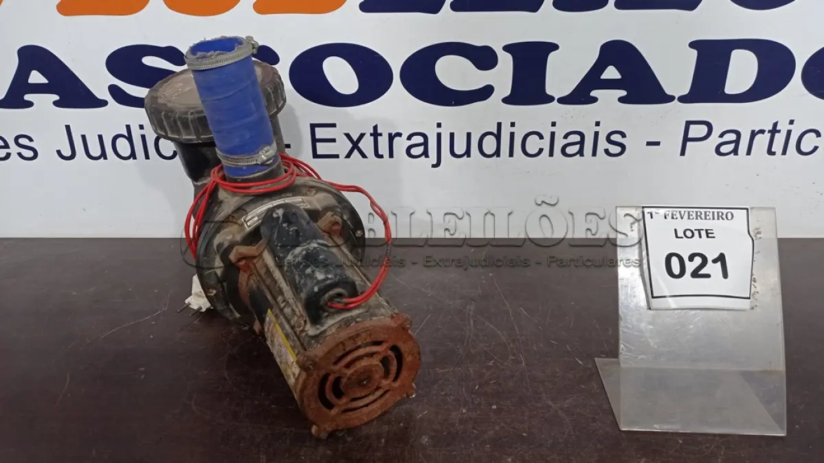 LOTE 021 - 01 BOMBA DE HIDROMASSAGEM ½ CV 220V. (NO ESTADO) ATENÇÃO! FAZER A VISITAÇÃO ANTES DE ARREMATAR, NÃO SABEMOS SE FUNCIONA, LEILÃO NÃO TEM GARANTIA E NEM DEVOLUÇÃO, SUJEITO A POSSÍVEIS AVARIAS VISÍVEIS/OCULTAS E/OU AUSÊNCIA DE COMPONENTES.