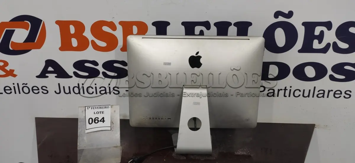 LOTE 064 - 01 IMAC APPLE. (NO ESTADO) ATENÇÃO! FAZER A VISITAÇÃO ANTES DE ARREMATAR, NÃO SABEMOS SE FUNCIONA, LEILÃO NÃO TEM GARANTIA E NEM DEVOLUÇÃO, SUJEITO A POSSÍVEIS AVARIAS VISÍVEIS/OCULTAS E/OU AUSÊNCIA DE COMPONENTES.