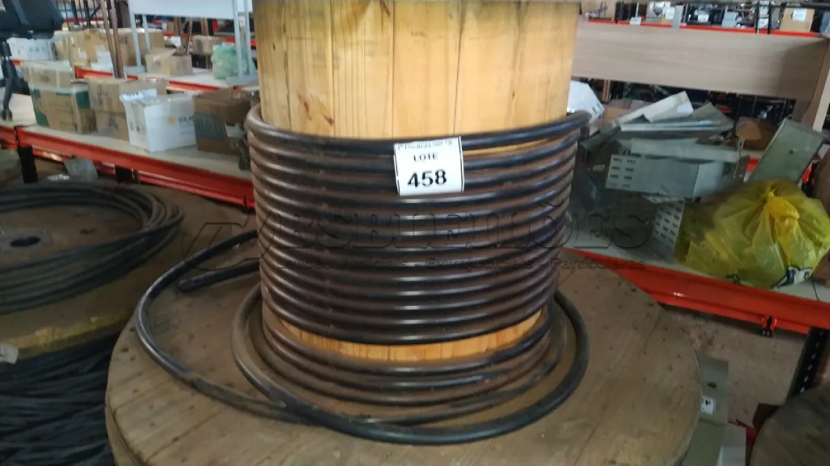 LOTE 458 - 01 CARRETEL COM 35M DE FIO 240MM DE ALUMÍNIO ISOLADO.  (NO ESTADO) ATENÇÃO! FAZER A VISITAÇÃO ANTES DE ARREMATAR, NÃO SABEMOS SE FUNCIONA, LEILÃO NÃO TEM GARANTIA E NEM DEVOLUÇÃO, SUJEITO A POSSÍVEIS AVARIAS VISÍVEIS/OCULTAS E/OU
